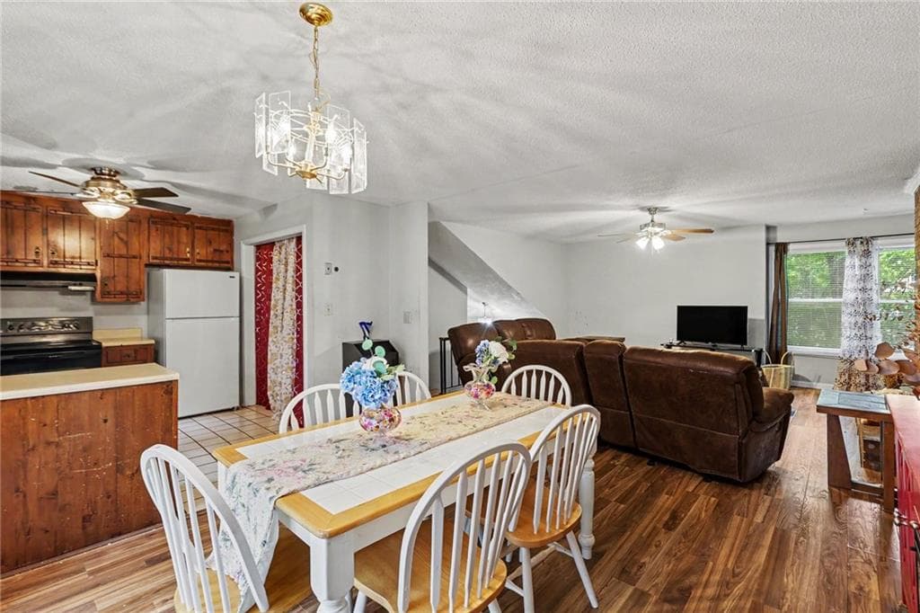 4 bedroom, 3 bathroom, 1,974 sq ft single family residence for sale at 5894 Sutton Drive, Douglasville, GA 30135 — photo 8