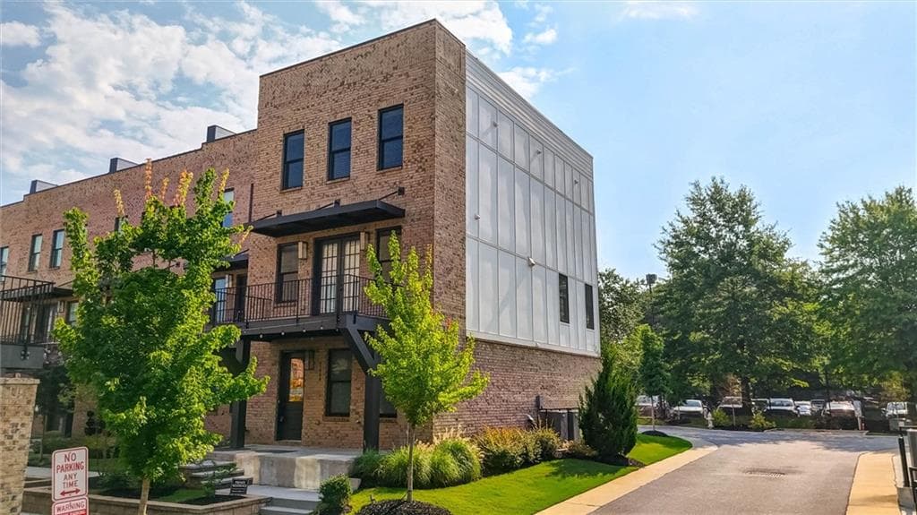 3 bedroom, 4 bathroom, 2,294 sq ft townhouse for sale at 1060 Robert Smalls Way, Atlanta, GA 30318 — photo 3