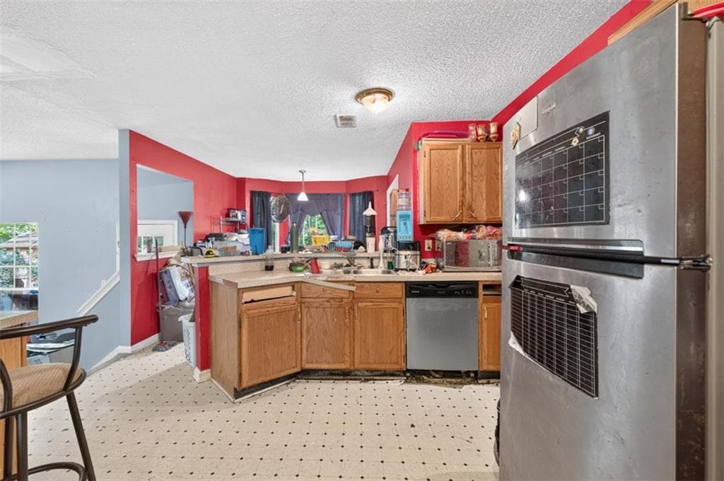 4 bedroom, 3 bathroom, 2,226 sq ft single family residence for sale at 2345 Rocky Waters Trail, Buford, GA 30519 — photo 5