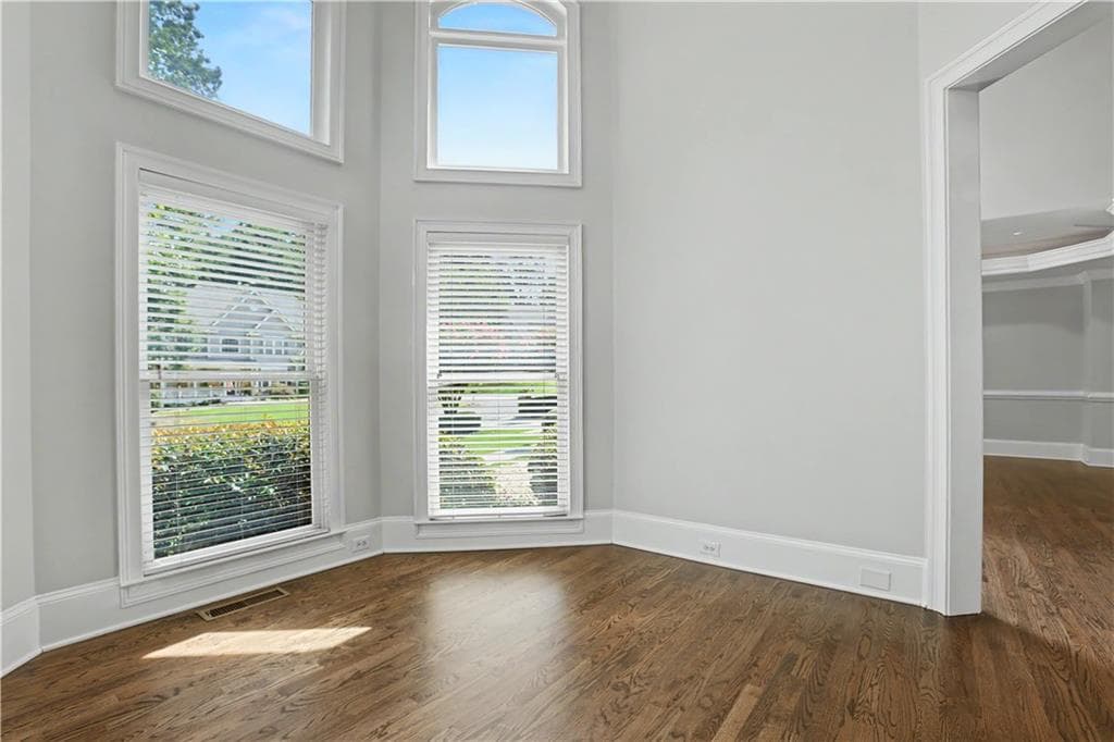 6 bedroom, 5 bathroom, 5,063 sq ft single family residence for sale at 1455 Lockridge Drive, Cumming, GA 30041 — photo 10