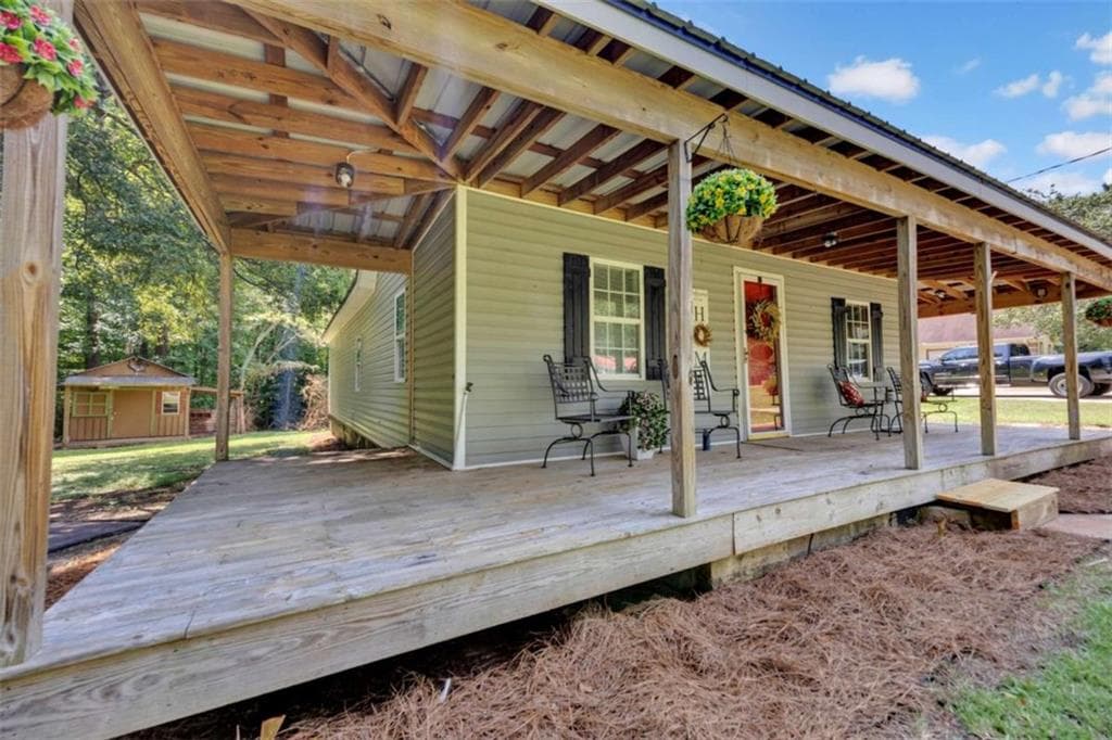 3 bedroom, 2 bathroom, 1,250 sq ft single family residence for sale at 2089 Highway 81, Covington, GA 30016 — photo 3