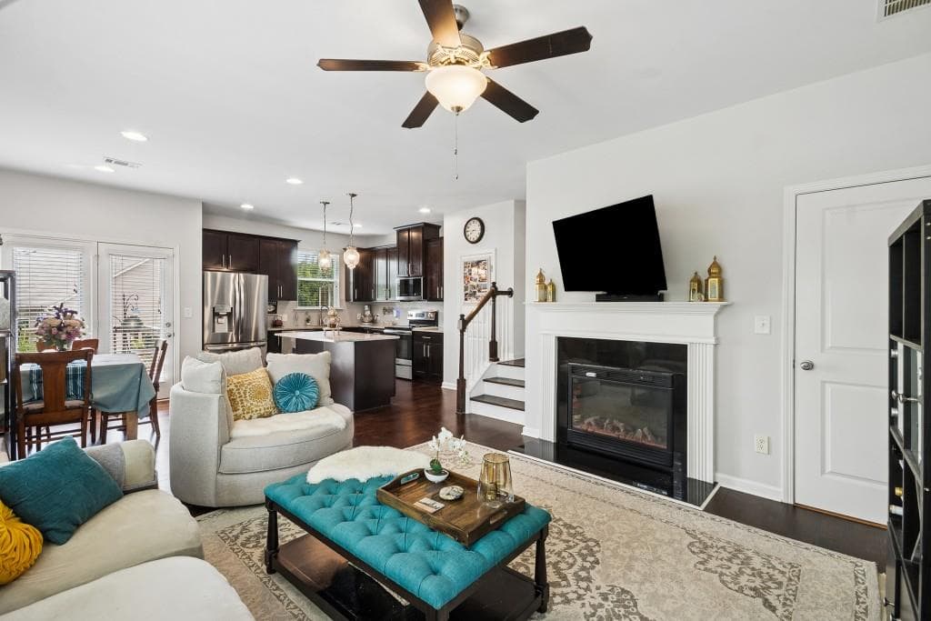 3 bedroom, 3 bathroom, 1,617 sq ft townhouse for sale at 2278 Rolling Trail, Stonecrest, GA 30058 — photo 5