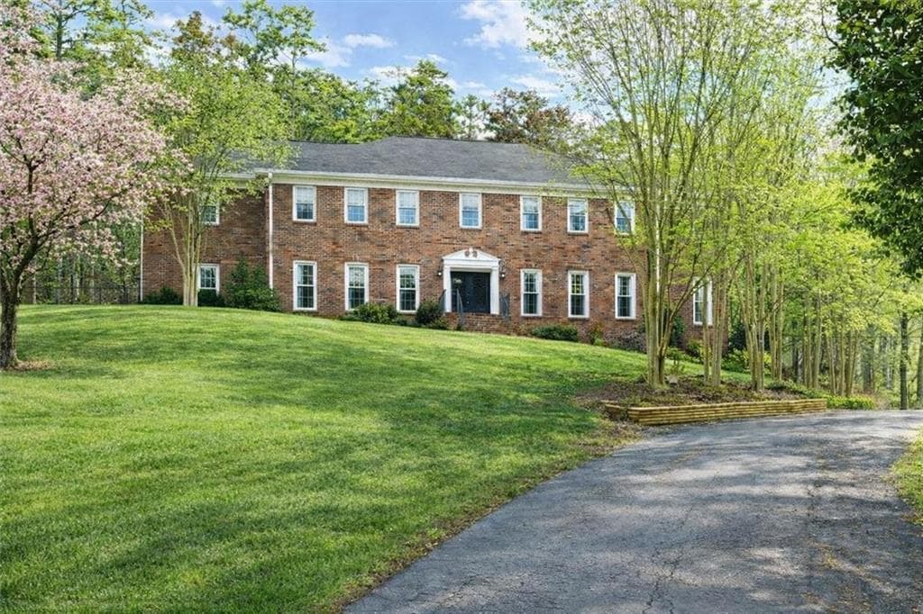 7 bedroom, 5 bathroom, 5,275 sq ft single family residence for sale at 20 Pine Valley Road, Rome, GA 30165