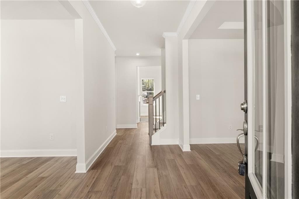 5 bedroom, 5 bathroom, 3,072 sq ft single family residence for sale at 900 Melody Ridge Lane, Buford, GA 30518 — photo 4