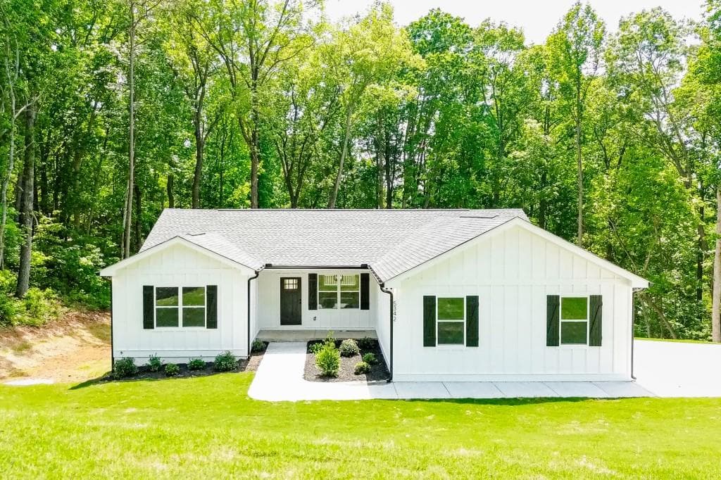 3 bedroom, 2 bathroom, 2,154 sq ft single family residence for sale at 5342 Monarch Drive, Gainesville, GA 30506