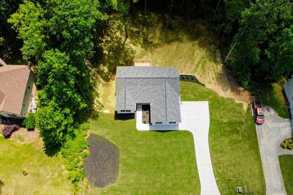 3 bedroom, 2 bathroom, 2,154 sq ft single family residence for sale at 5342 Monarch Drive, Gainesville, GA 30506 — photo 3