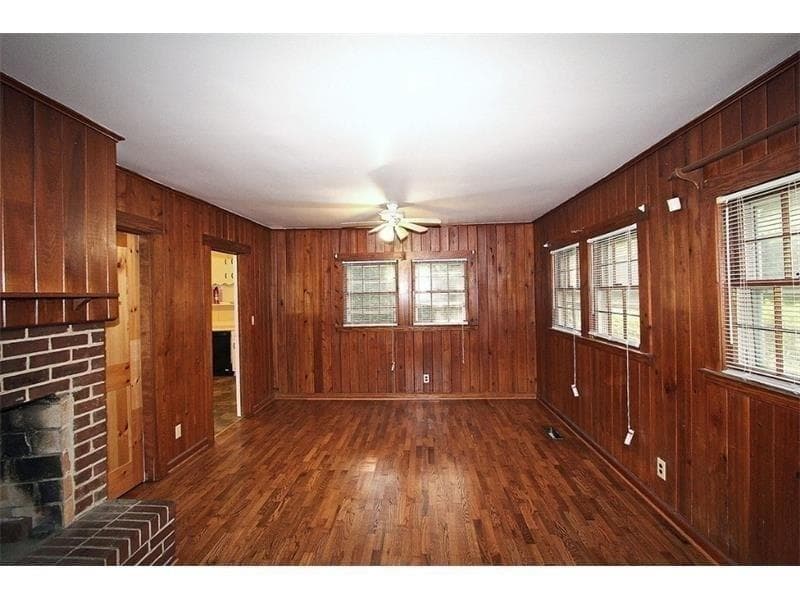 3 bedroom, 1 bathroom, 1,218 sq ft single family residence for sale at 3461 Lee Street, College Park, GA 30337 — photo 4