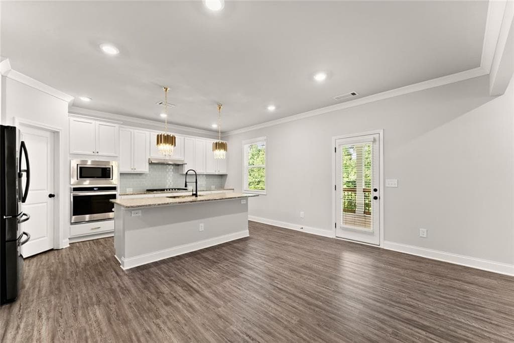 5 bedroom, 4 bathroom, 3,540 sq ft single family residence for rent at 4656 Silver Oak Drive, Gainesville, GA 30504 for $3,750 a month — photo 10