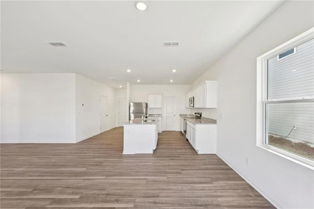4 bedroom, 3 bathroom, 2,279 sq ft single family residence under contract at 78 Ellenore Drive, Bethlehem, GA 30620 — photo 4