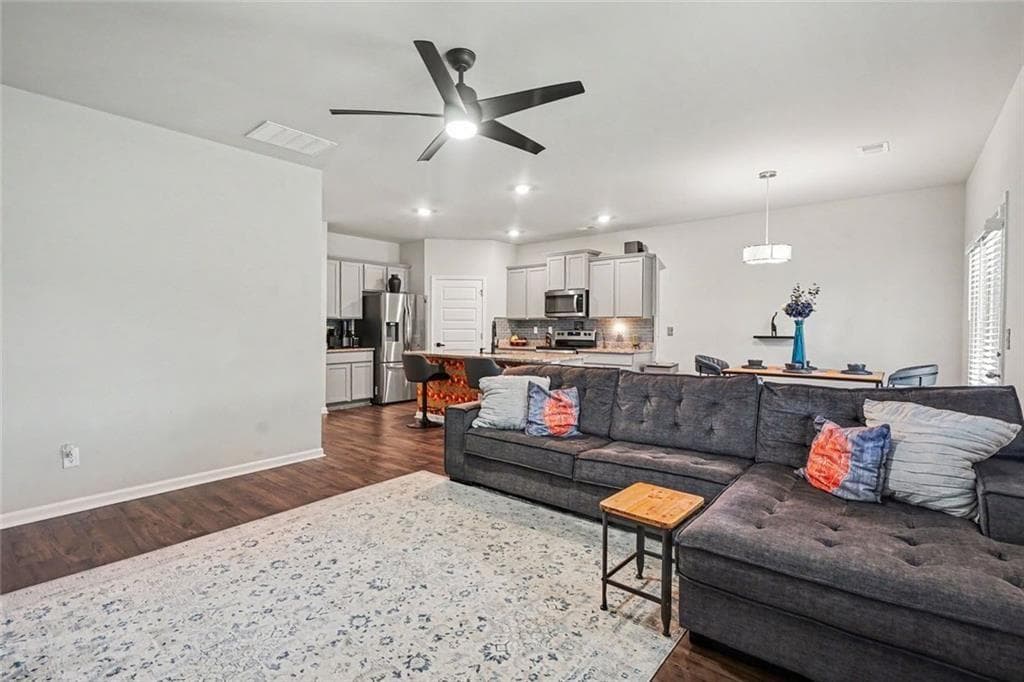 5 bedroom, 4 bathroom, 2,739 sq ft single family residence for sale at 351 Pepin Court, Hoschton, GA 30548 — photo 3