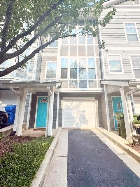1 bedroom, 2 bathroom townhouse for rent at 1073 Park Row North, Atlanta, GA 30312 for $2,150 a month — photo 1 of 15