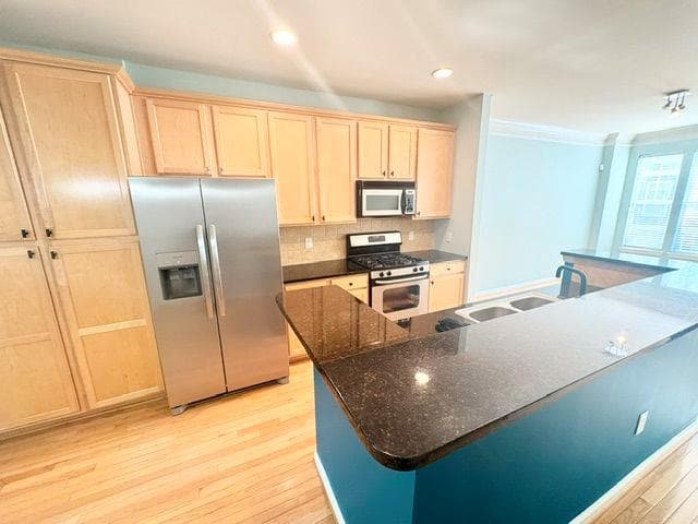 1 bedroom, 2 bathroom townhouse for rent at 1073 Park Row North, Atlanta, GA 30312 for $2,150 a month — photo 4