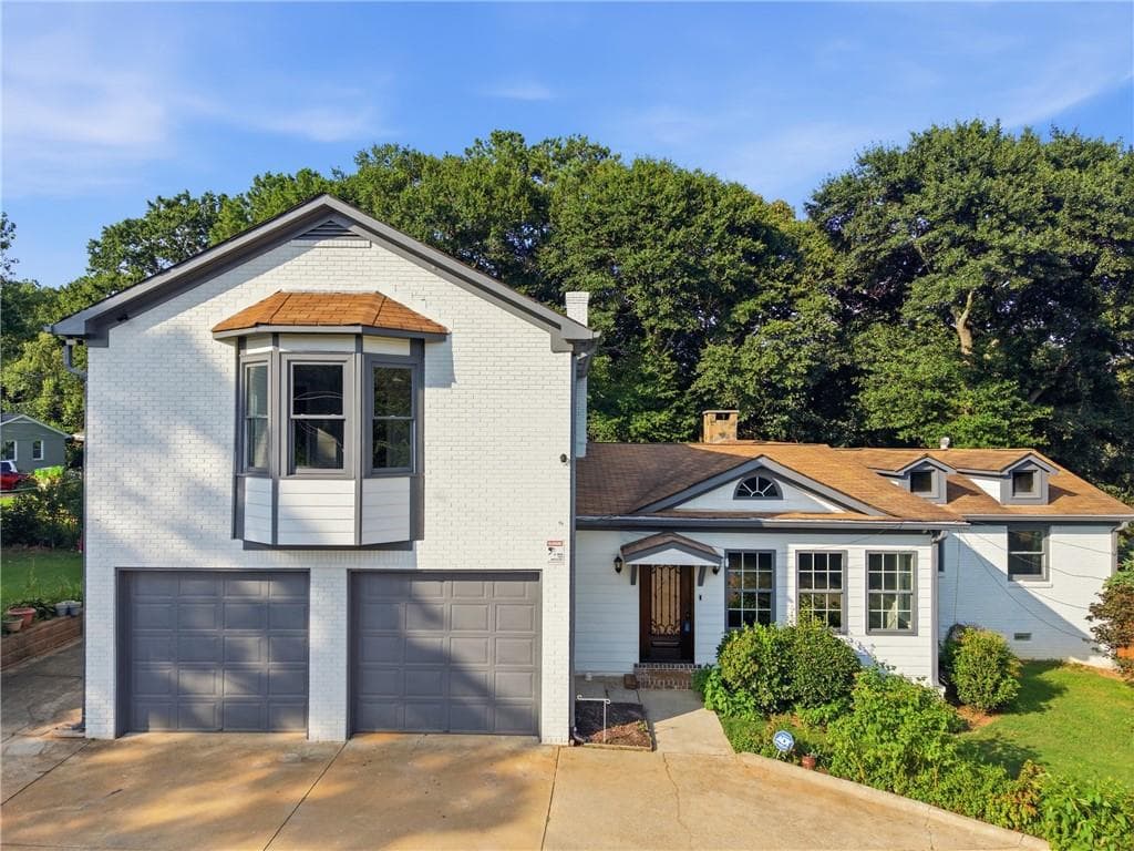 5 bedroom, 3 bathroom, 2,000 sq ft single family residence for sale at 2090 Panstone Court, Marietta, GA 30060 — photo 5