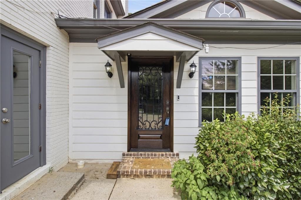 5 bedroom, 3 bathroom, 2,000 sq ft single family residence for sale at 2090 Panstone Court, Marietta, GA 30060 — photo 7