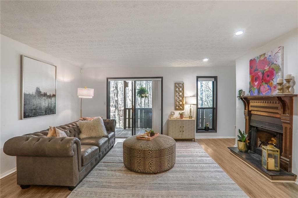2 bedroom, 2 bathroom, 1,216 sq ft condominium for sale at 210 Woodcliff Drive, Atlanta, GA 30350 — photo 3