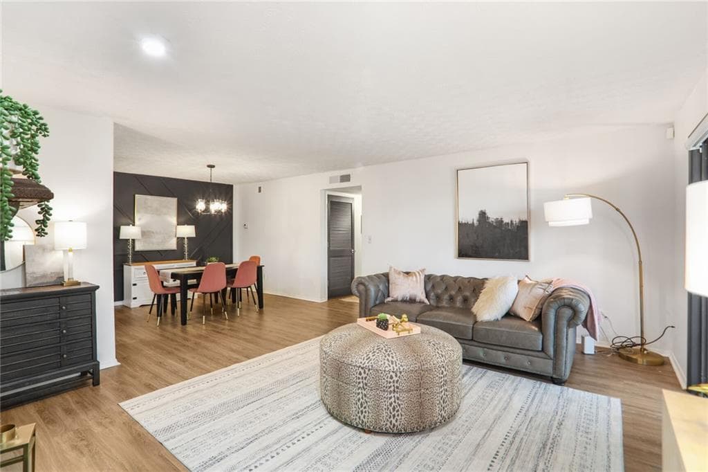 2 bedroom, 2 bathroom, 1,216 sq ft condominium for sale at 210 Woodcliff Drive, Atlanta, GA 30350 — photo 5
