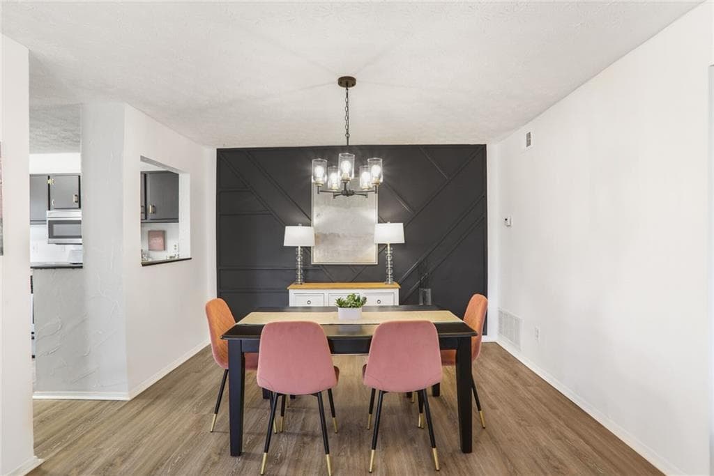 2 bedroom, 2 bathroom, 1,216 sq ft condominium for sale at 210 Woodcliff Drive, Atlanta, GA 30350 — photo 7