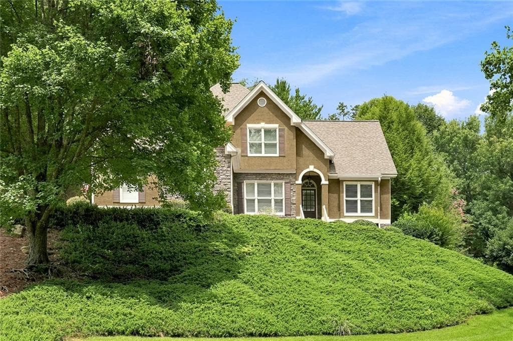 4 bedroom, 3 bathroom, 4,225 sq ft single family residence for sale at 2045 Southers Circle, Suwanee, GA 30024 — photo 2