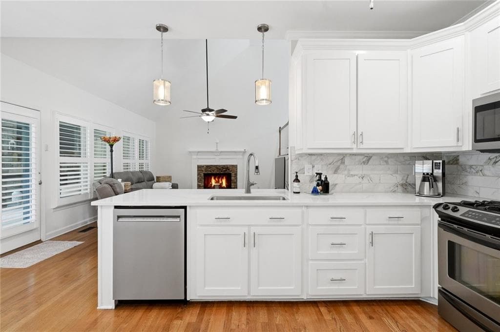 4 bedroom, 3 bathroom, 4,225 sq ft single family residence for sale at 2045 Southers Circle, Suwanee, GA 30024 — photo 9