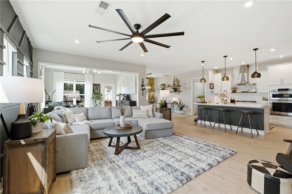4 bedroom, 4 bathroom, 4,530 sq ft single family residence for sale at 2845 Admiral Bay Drive, Cumming, GA 30041 — photo 2