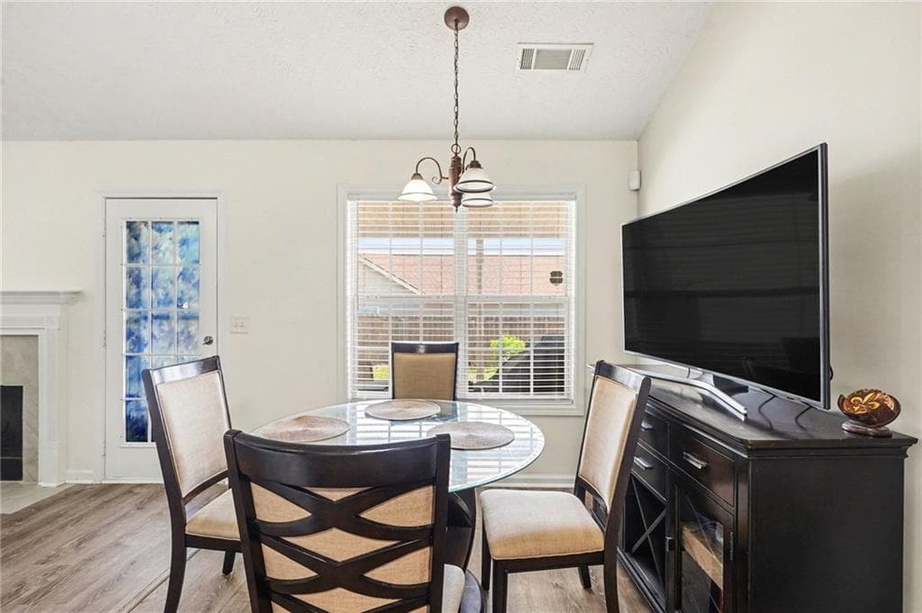 3 bedroom, 2 bathroom, 1,317 sq ft single family residence under contract at 2305 Sugarleaf Trail, Hampton, GA 30228 — photo 10