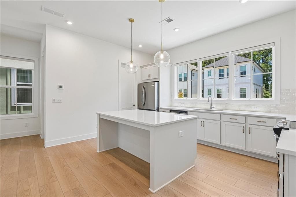 4 bedroom, 4 bathroom, 1,820 sq ft single family residence for sale at 119 Pinecone Parkway, Alpharetta, GA 30022 — photo 4