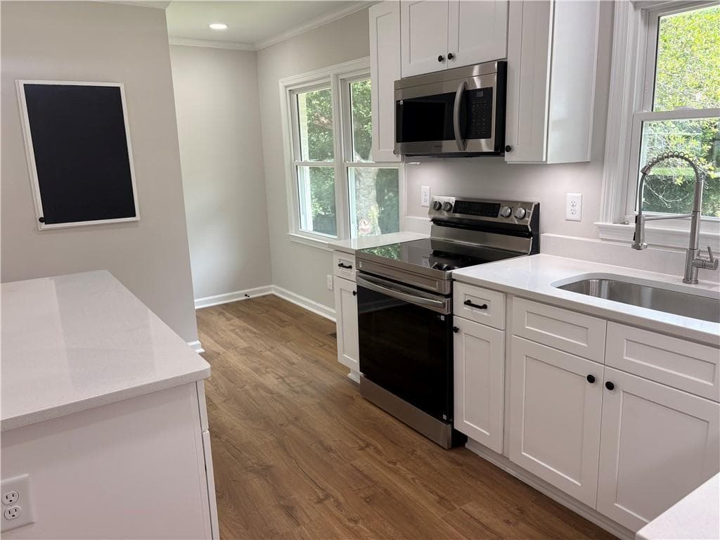 3 bedroom, 2 bathroom, 1,214 sq ft single family residence for sale at 237 S Myrtle Street, Winder, GA 30680 — photo 7