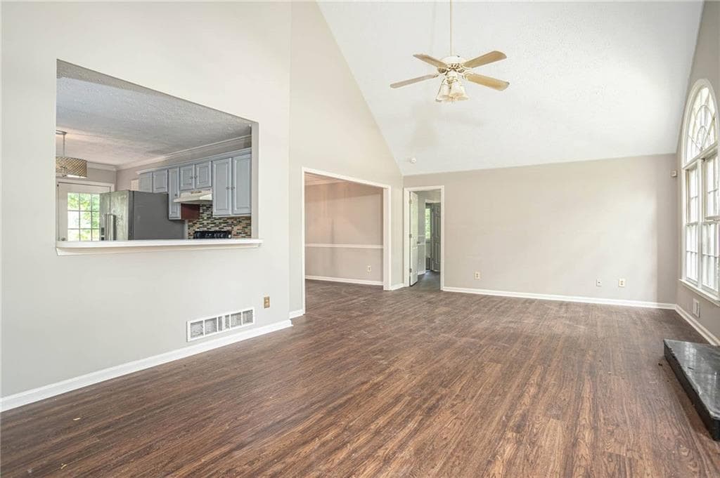 4 bedroom, 2 bathroom, 2,066 sq ft single family residence for sale at 1404 Glenfield Drive, Lawrenceville, GA 30043 — photo 6