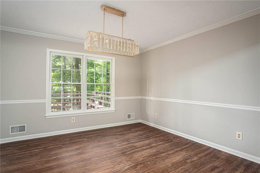 4 bedroom, 2 bathroom, 2,066 sq ft single family residence for sale at 1404 Glenfield Drive, Lawrenceville, GA 30043 — photo 10