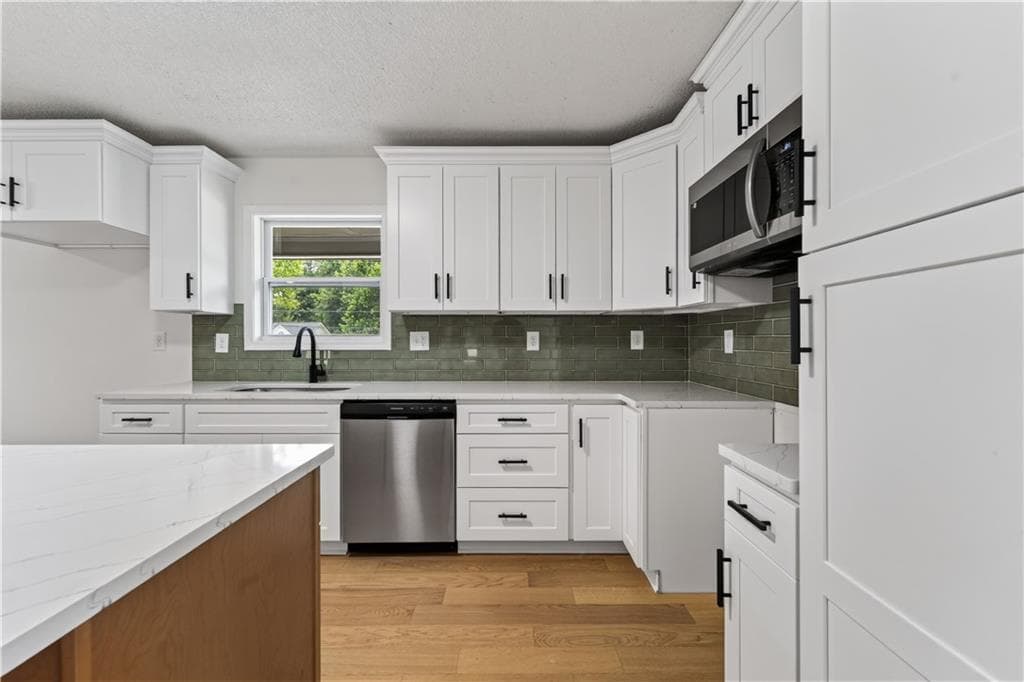 3 bedroom, 2 bathroom, 1,810 sq ft single family residence for sale at 2125 Brandon Acres Drive, Buford, GA 30519 — photo 9