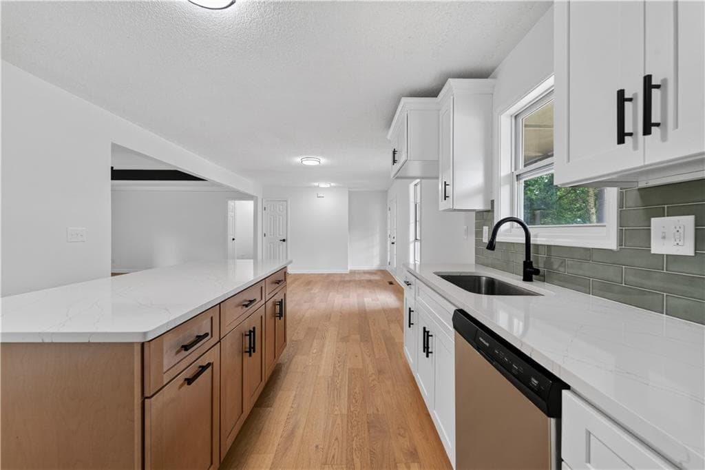 3 bedroom, 2 bathroom, 1,810 sq ft single family residence for sale at 2125 Brandon Acres Drive, Buford, GA 30519 — photo 10