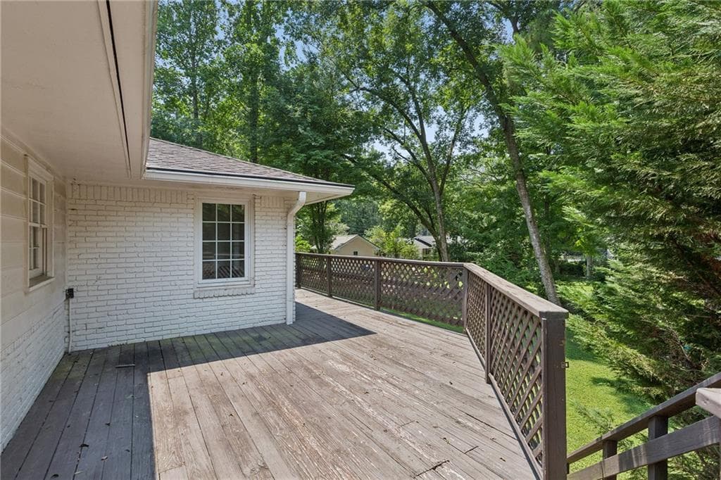 5 bedroom, 3 bathroom, 3,456 sq ft single family residence for sale at 3920 Peachtree Dunwoody Road, Atlanta, GA 30342 — photo 9