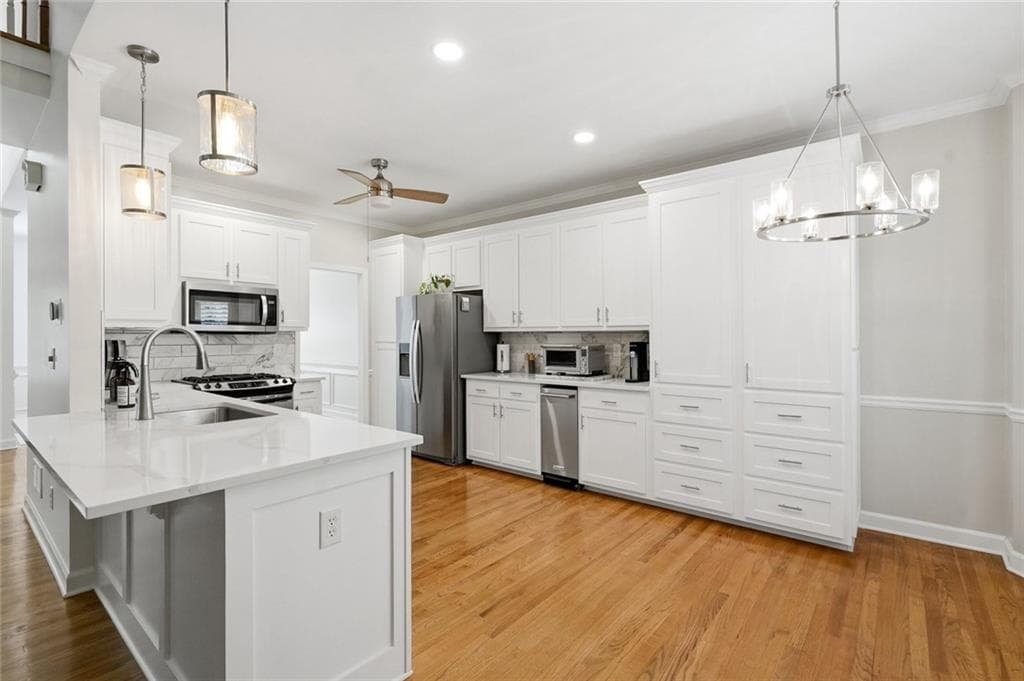 4 bedroom, 3 bathroom, 4,225 sq ft single family residence for sale at 2045 Southers Circle, Suwanee, GA 30024 — photo 7
