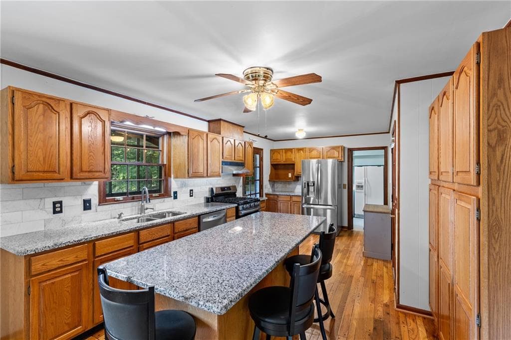 5 bedroom, 3 bathroom, 2,676 sq ft single family residence for sale at 660 Grove Parkway, Marietta, GA 30067 — photo 10