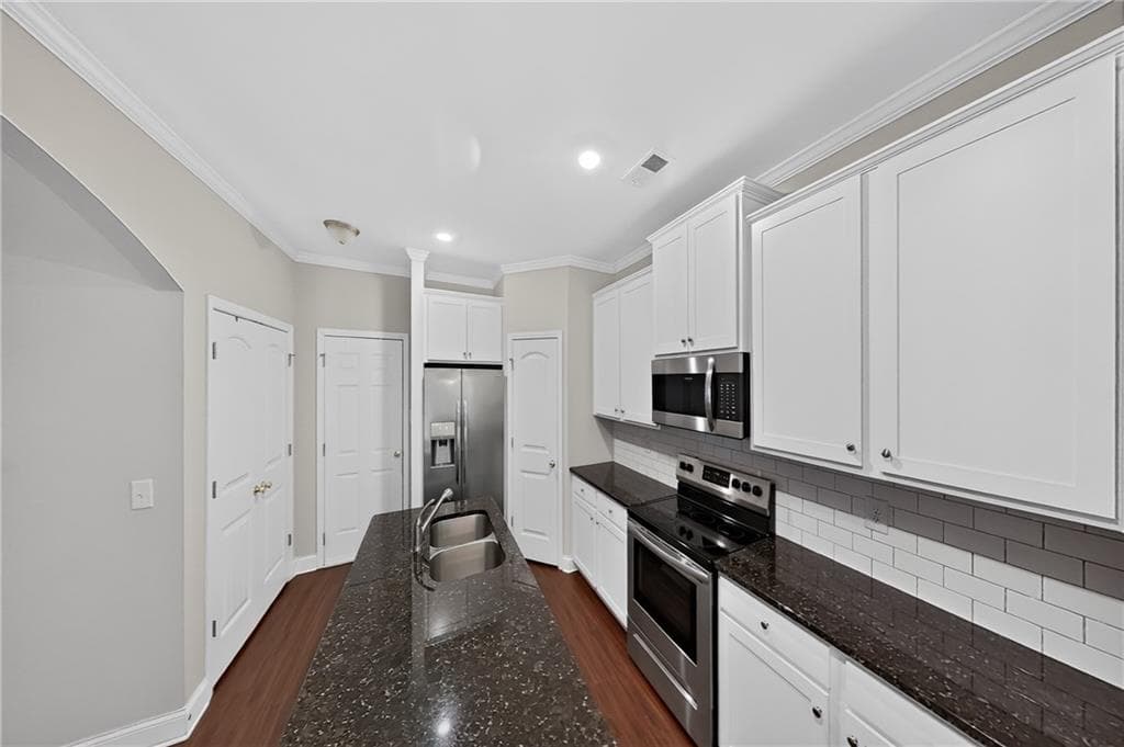 3 bedroom, 3 bathroom, 2,176 sq ft single family residence for sale at 2530 Grayton Loop, Villa Rica, GA 30180 — photo 4
