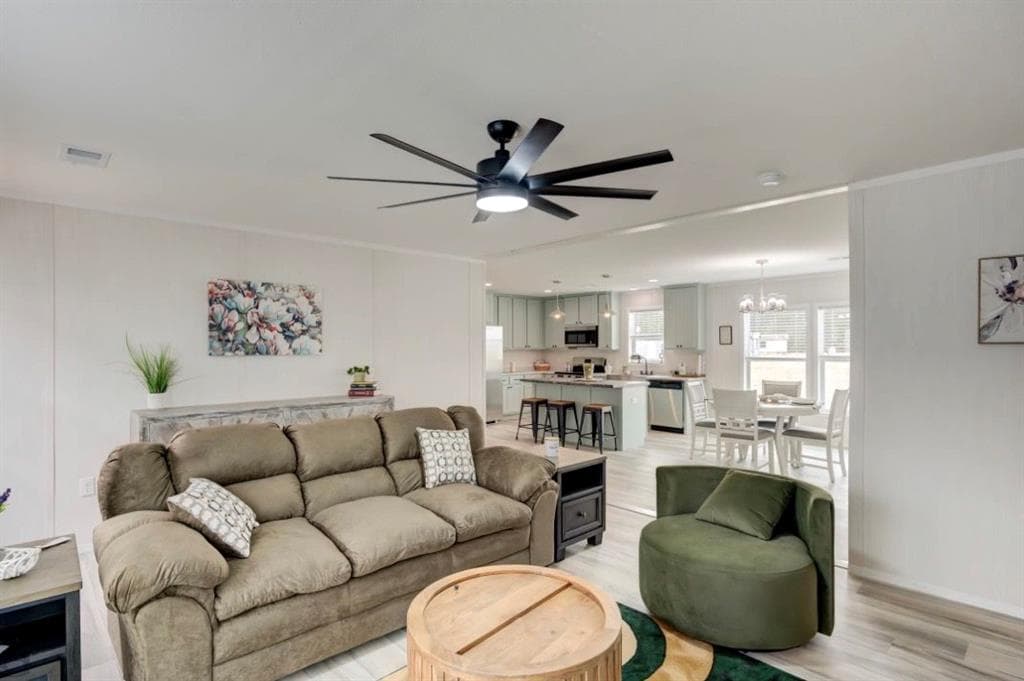 4 bedroom, 2 bathroom, 1,740 sq ft single family residence for sale at 234 Vaughn Circle, Griffin, GA 30223 — photo 4