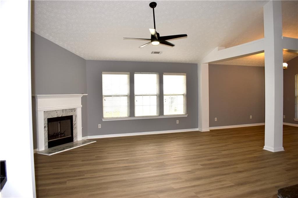 3 bedroom, 2 bathroom, 1,834 sq ft single family residence for sale at 260 Hulan Way, Lawrenceville, GA 30044 — photo 3