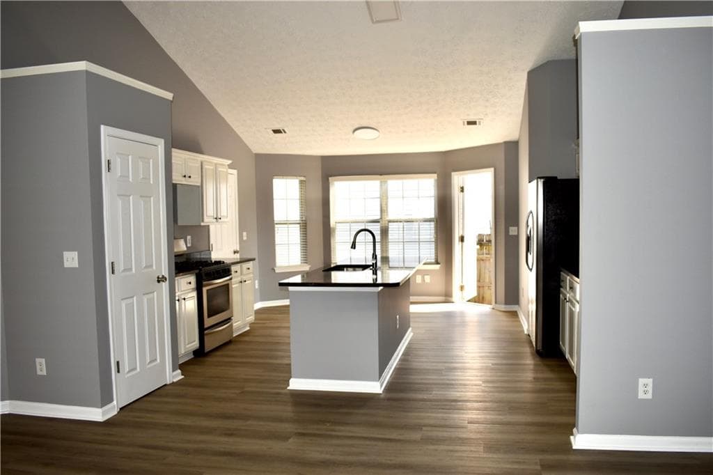 3 bedroom, 2 bathroom, 1,834 sq ft single family residence for sale at 260 Hulan Way, Lawrenceville, GA 30044 — photo 6
