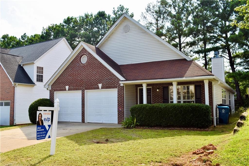 3 bedroom, 2 bathroom, 1,834 sq ft single family residence for sale at 260 Hulan Way, Lawrenceville, GA 30044 — photo 2
