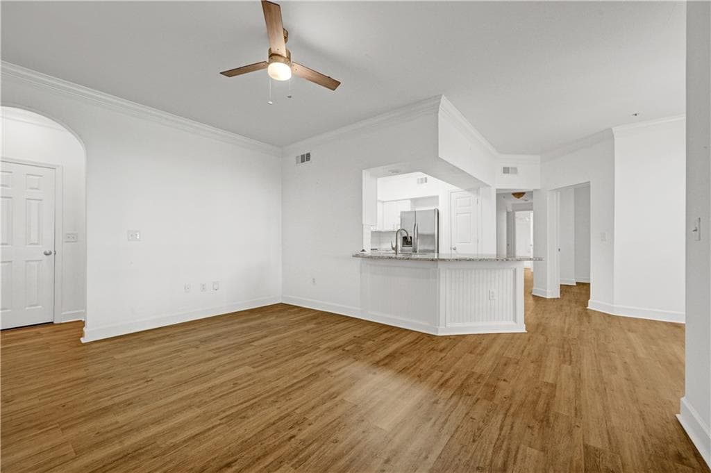 3 bedroom, 2 bathroom, 1,402 sq ft condominium for sale at 3777 Peachtree Road 513, Atlanta, GA 30319 — photo 8