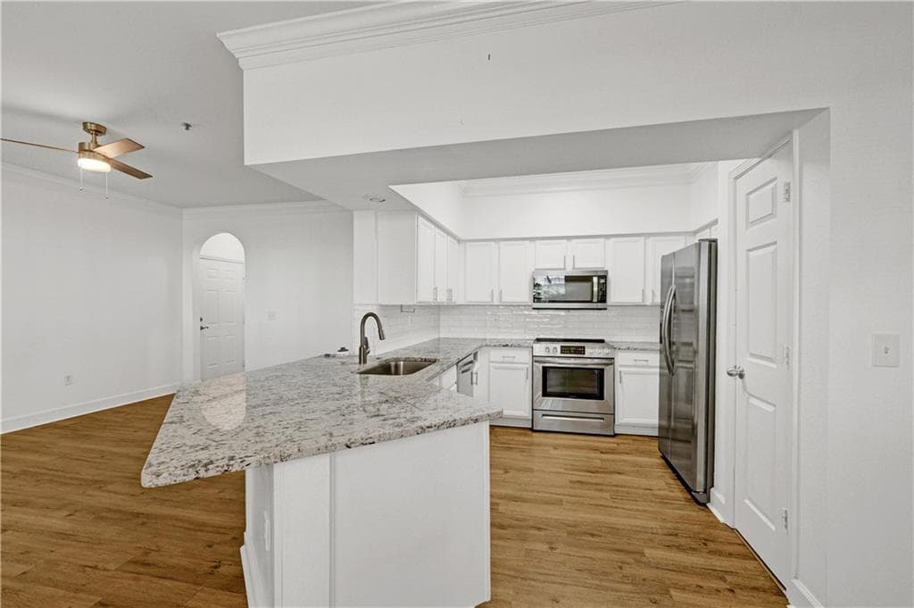 3 bedroom, 2 bathroom, 1,402 sq ft condominium for sale at 3777 Peachtree Road 513, Atlanta, GA 30319 — photo 9