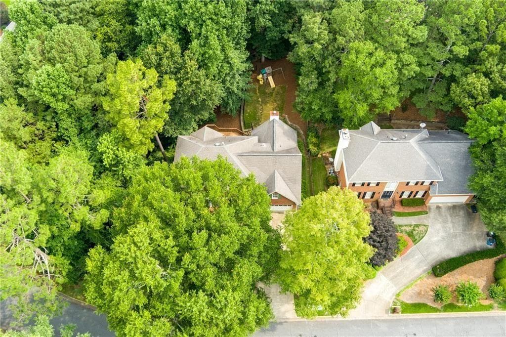 5 bedroom, 3 bathroom, 3,089 sq ft single family residence for sale at 10785 Tuxford Drive, Alpharetta, GA 30022 — photo 2