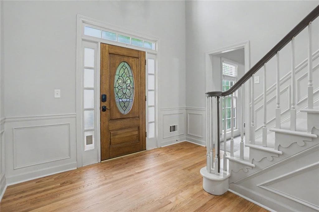 5 bedroom, 3 bathroom, 3,089 sq ft single family residence for sale at 10785 Tuxford Drive, Alpharetta, GA 30022 — photo 4