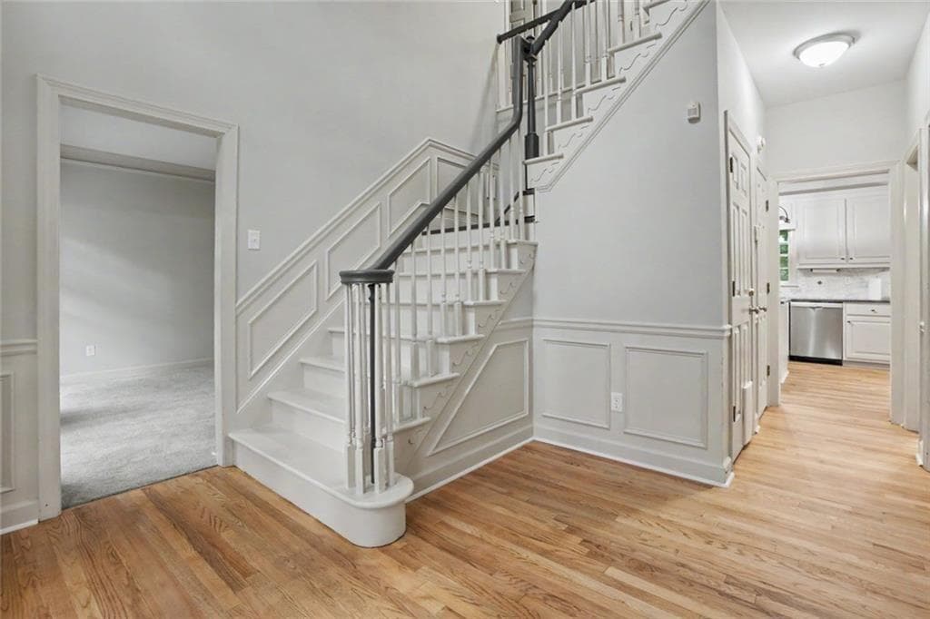5 bedroom, 3 bathroom, 3,089 sq ft single family residence for sale at 10785 Tuxford Drive, Alpharetta, GA 30022 — photo 5