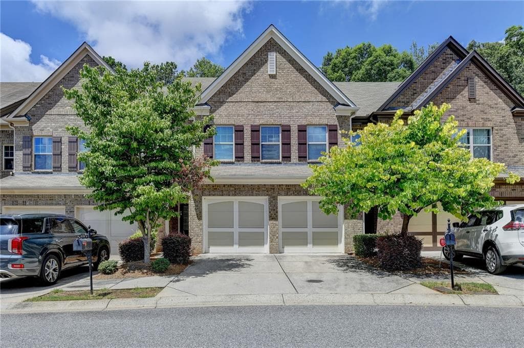 3 bedroom, 3 bathroom townhouse for rent at 2152 Greencrest Circle, Alpharetta, GA 30004 for $2,775 a month — photo 2