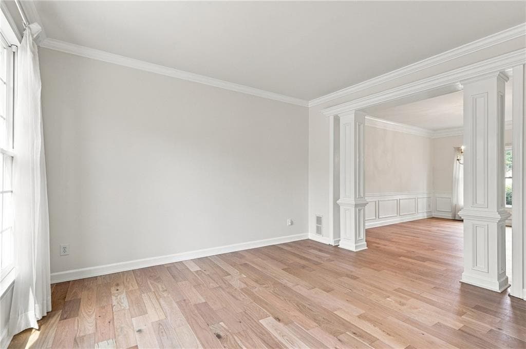 4 bedroom, 3 bathroom, 2,857 sq ft single family residence under contract at 315 Arbor Creek Trail, Roswell, GA 30076 — photo 7