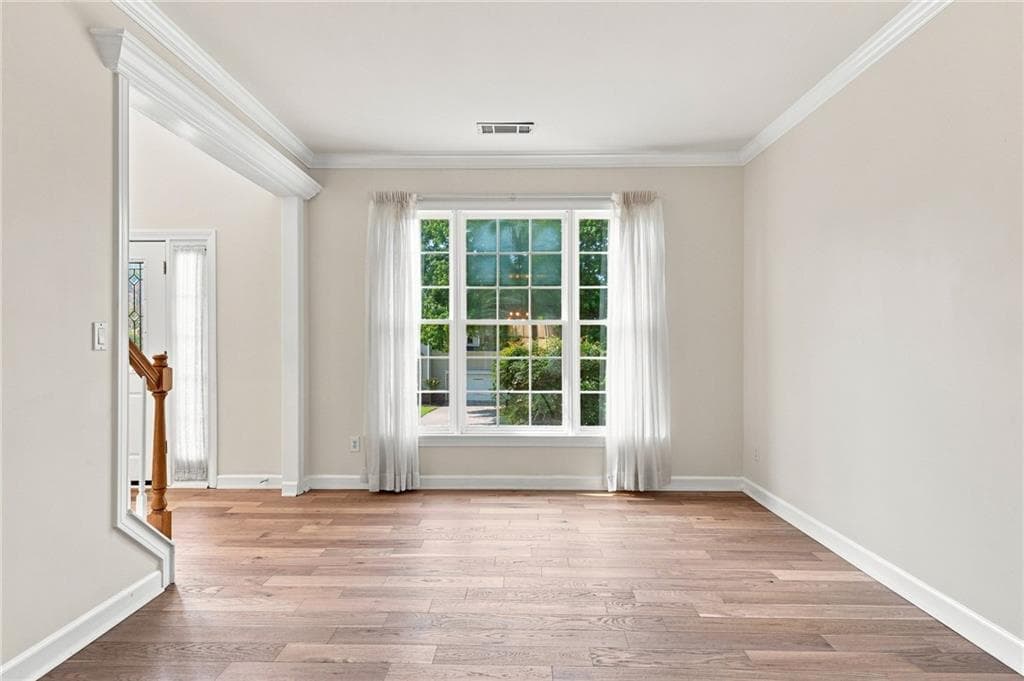 4 bedroom, 3 bathroom, 2,857 sq ft single family residence under contract at 315 Arbor Creek Trail, Roswell, GA 30076 — photo 8