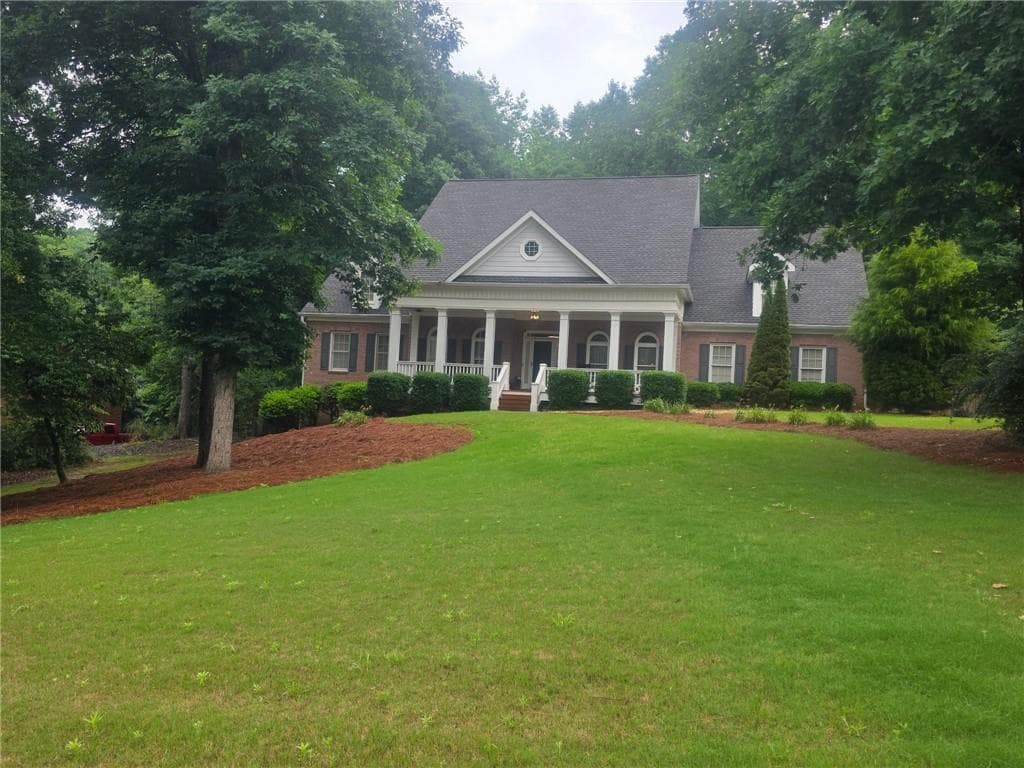 4 bedroom, 3 bathroom, 2,754 sq ft single family residence for sale at 5022 Oak Farm Way, Flowery Branch, GA 30542 — photo 2