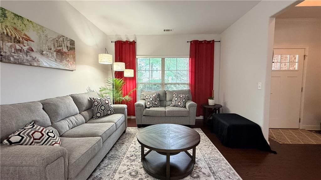 5 bedroom, 3 bathroom, 3,439 sq ft single family residence for rent at 1810 Kingsbridge Court, Suwanee, GA 30024 for $2,950 a month — photo 4