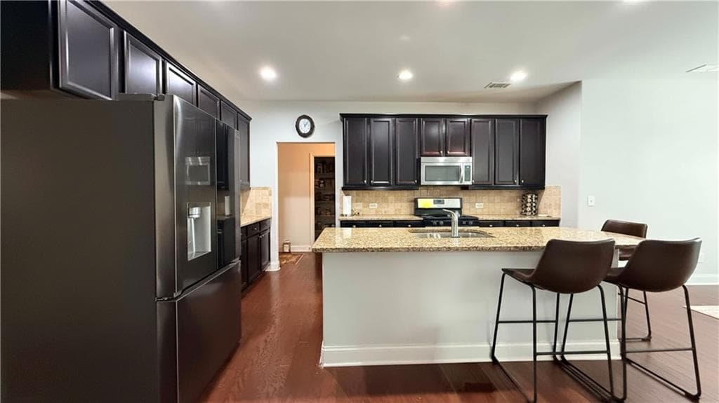 5 bedroom, 3 bathroom, 3,439 sq ft single family residence for rent at 1810 Kingsbridge Court, Suwanee, GA 30024 for $2,950 a month — photo 7